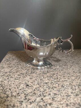 Ornate Vintage Silver-Plated Gravy Boat with Scalloped Base